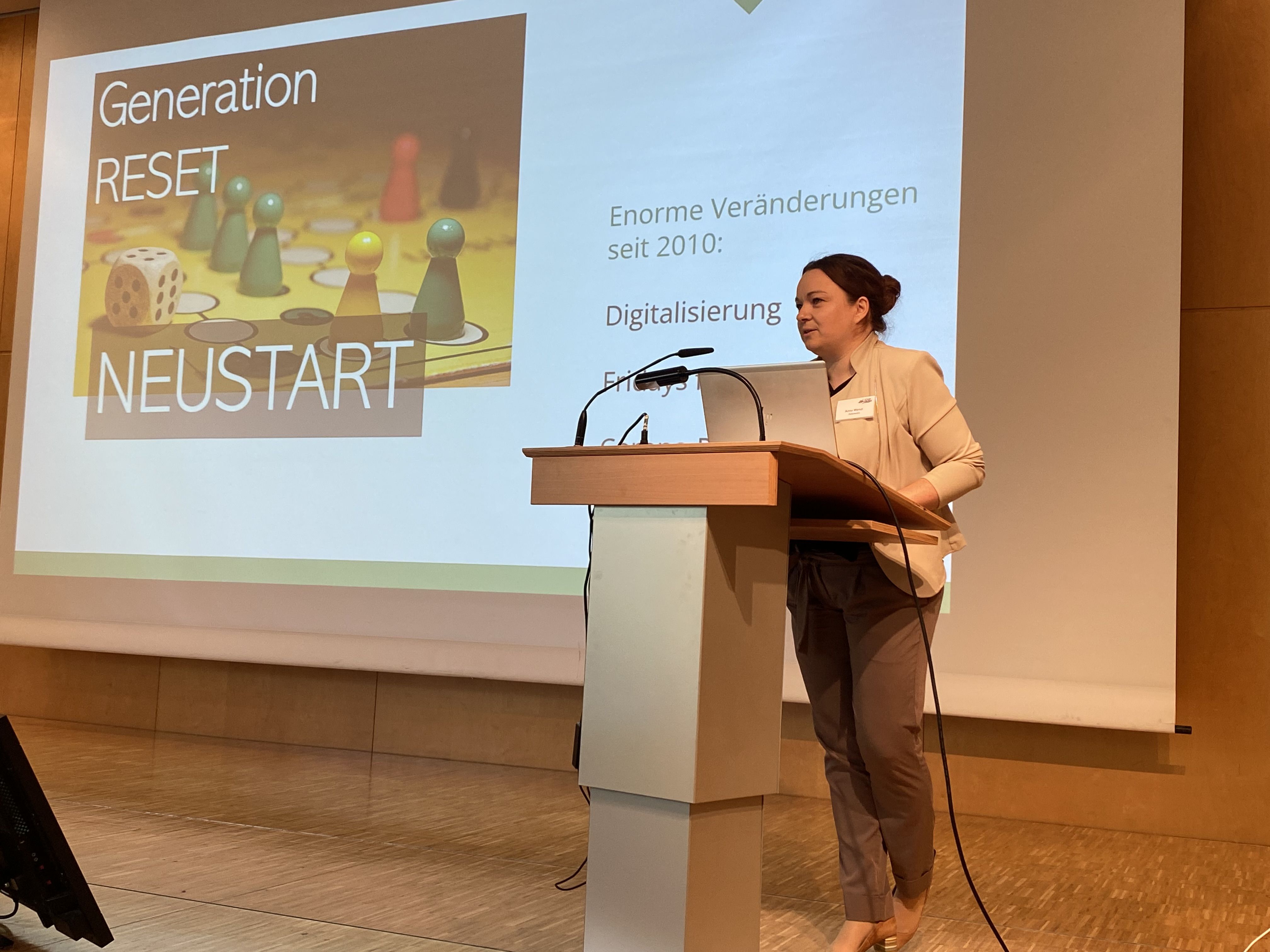 © F. Huber; Anna Wenzl (ISB) © F. Huber; Anna Wenzl (ISB)