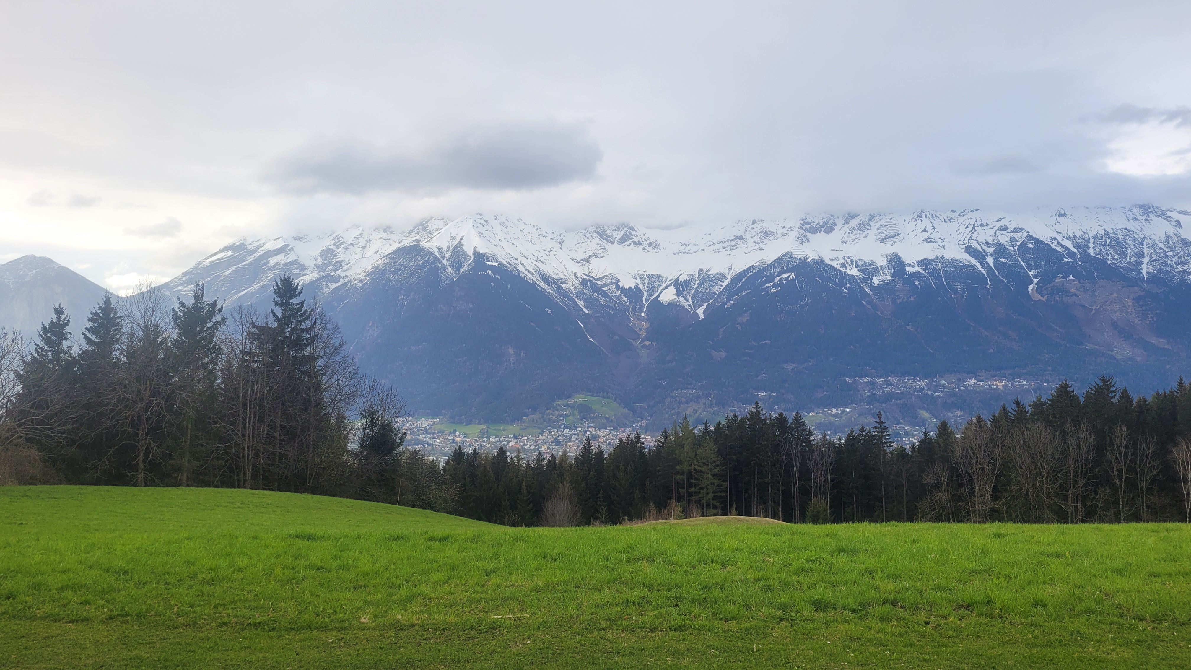 © Wenzl; Blick auf die Berge